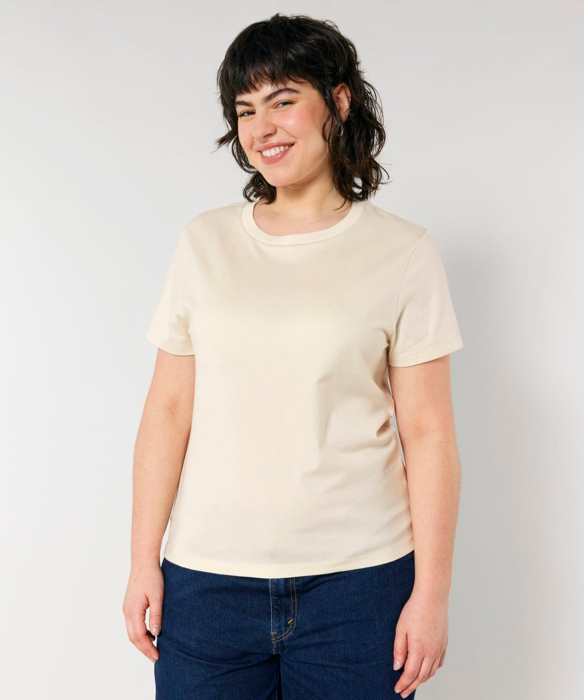 The classic women's t-shirt · Medium Fit · 180 GSM