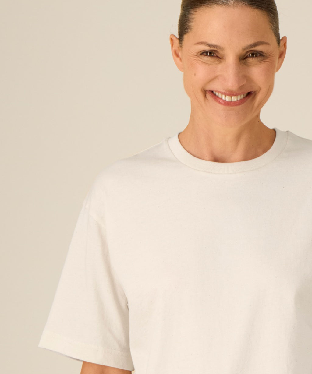 The lightweight T-Shirt - Unisex · Relaxed Fit · 155 GSM
