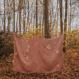 EARTHBORN AUT24 | NATURALLY DYED TAGESDECKE 4-Lagig Musselin Rose